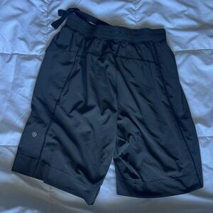 LULULEMON Black Men's Shorts Suze SMALL
